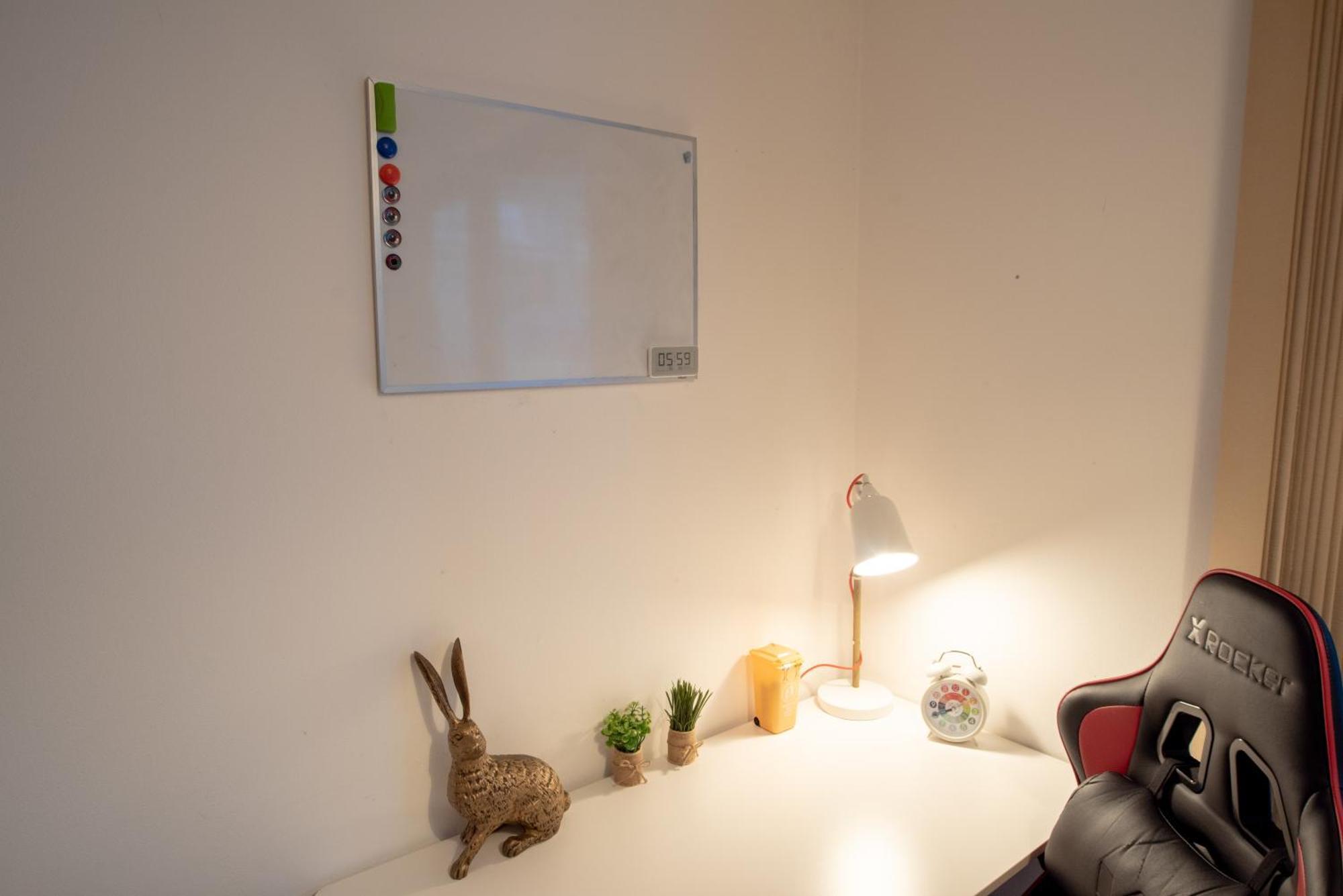 Spacious 1 Bed Apartment With Workspace, Coffee & Free Secure Parking Μπέρμιγχαμ Εξωτερικό φωτογραφία