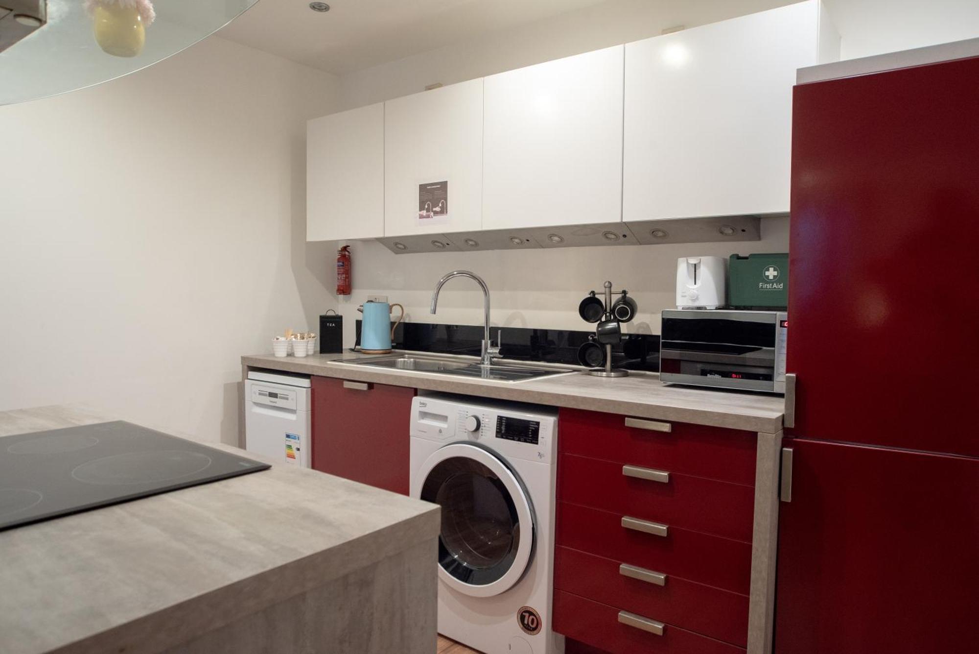 Spacious 1 Bed Apartment With Workspace, Coffee & Free Secure Parking Μπέρμιγχαμ Εξωτερικό φωτογραφία