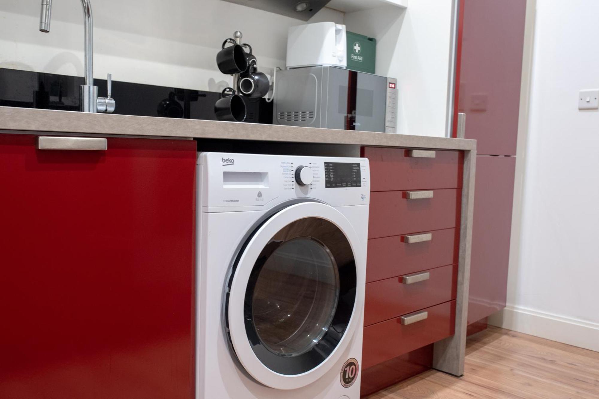 Spacious 1 Bed Apartment With Workspace, Coffee & Free Secure Parking Μπέρμιγχαμ Εξωτερικό φωτογραφία